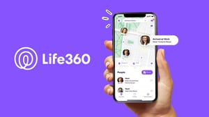 An Expert Guide to Life360 for Senior Safety and Peace of Mind